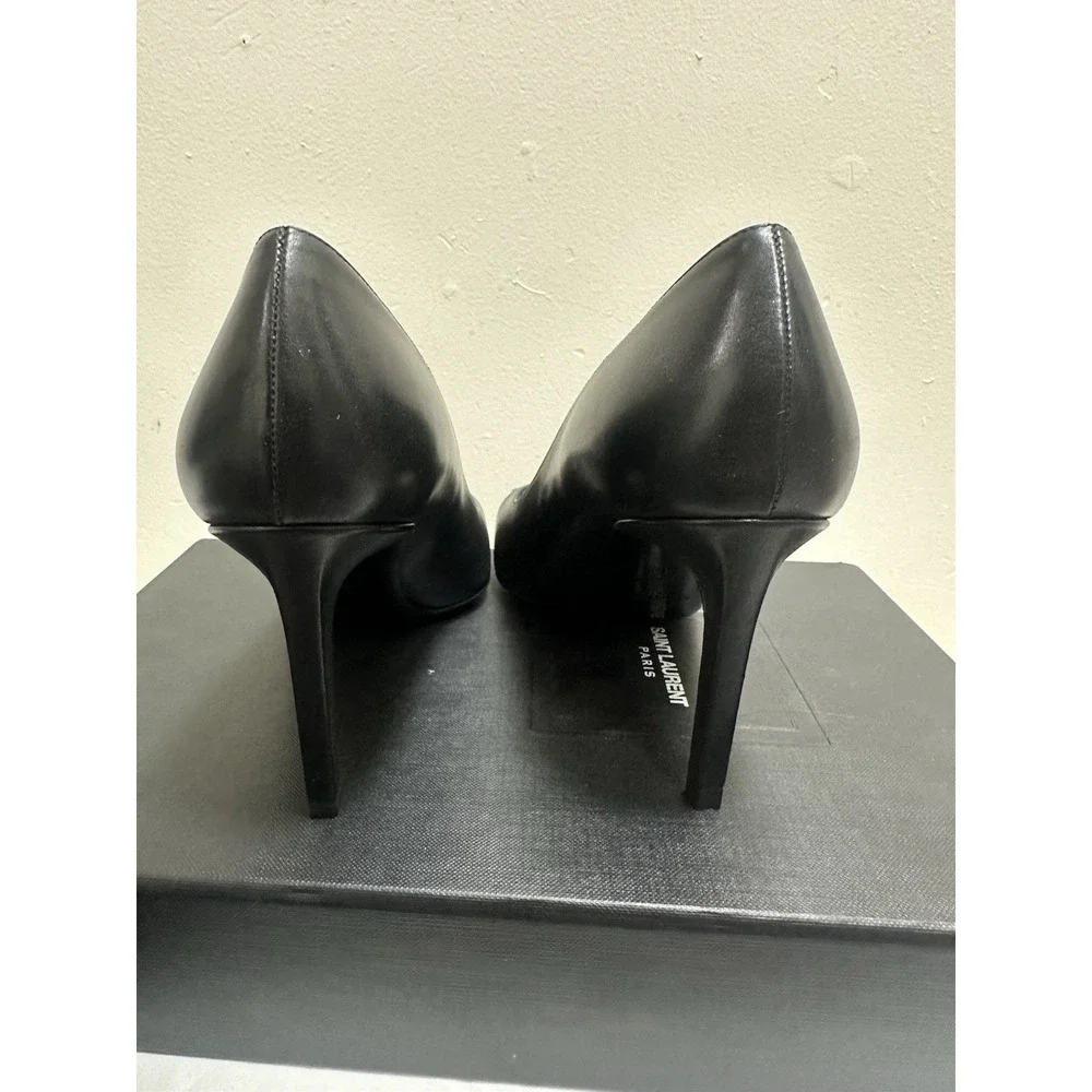 Saint Laurent Black Pumps with Gray Scaled Toe Cap - Picture 6 of 8